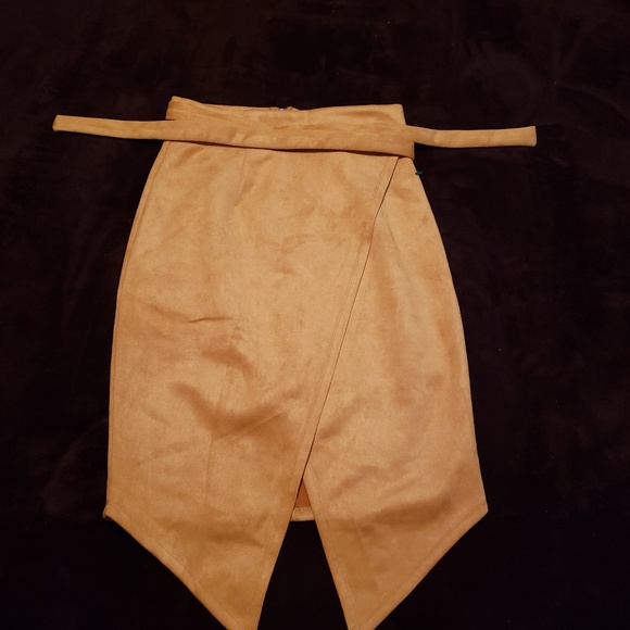 Pre-Owned FAVLUX Fashion Skirt Size Small - Picture 1 of 4